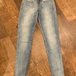 Juniors Denizen by Levi’s low rise jegging